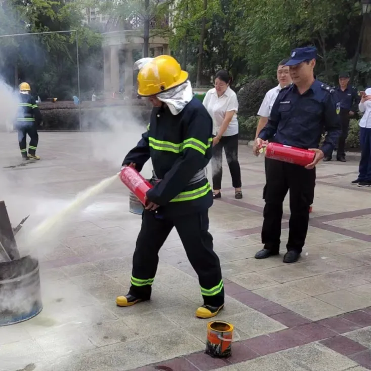 瑞虎保安：危急关头，保安员秒变“救火勇士”